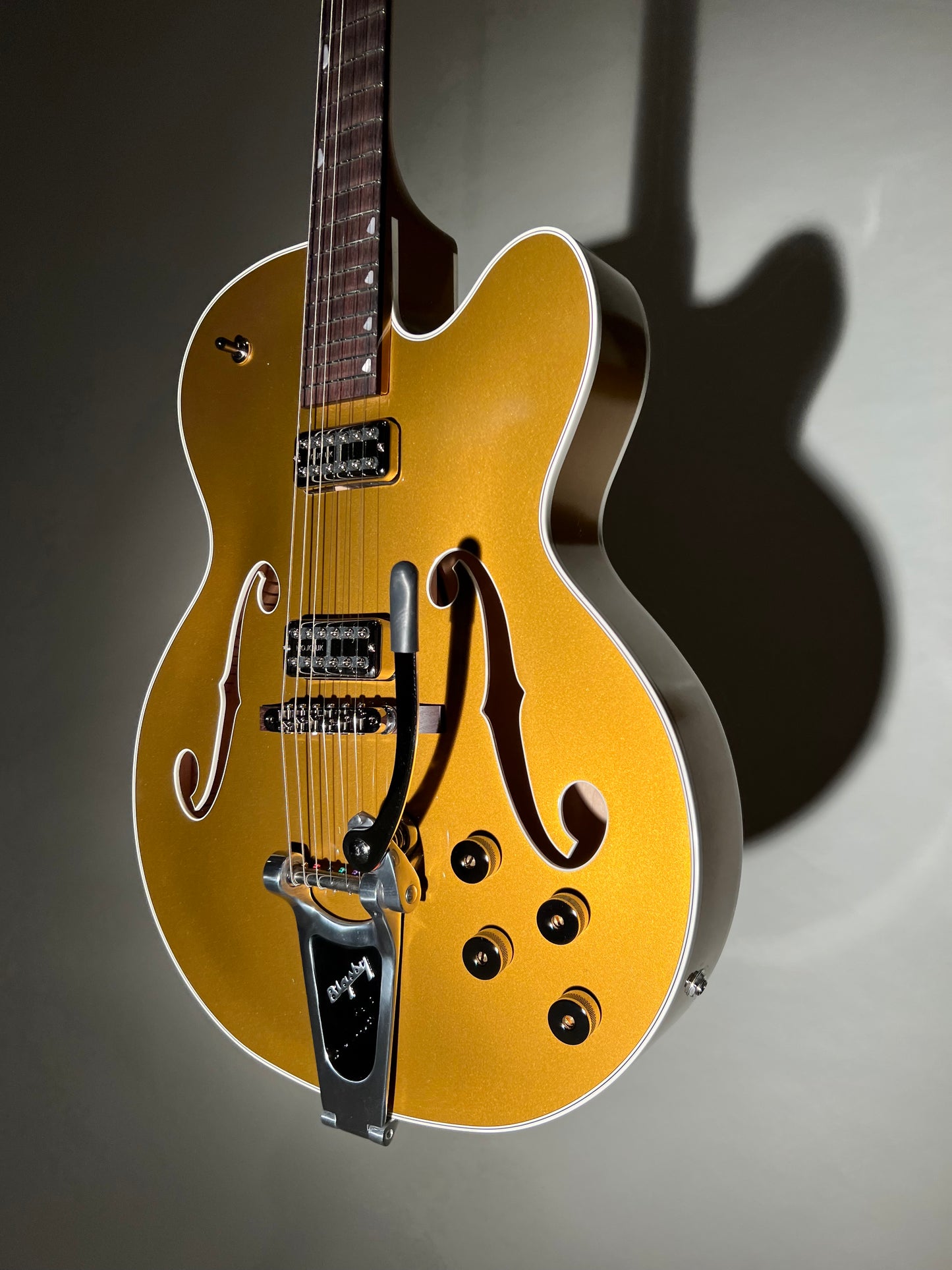 Vintage Gold Batavia